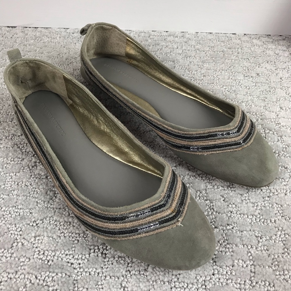 New banana republic suede flats